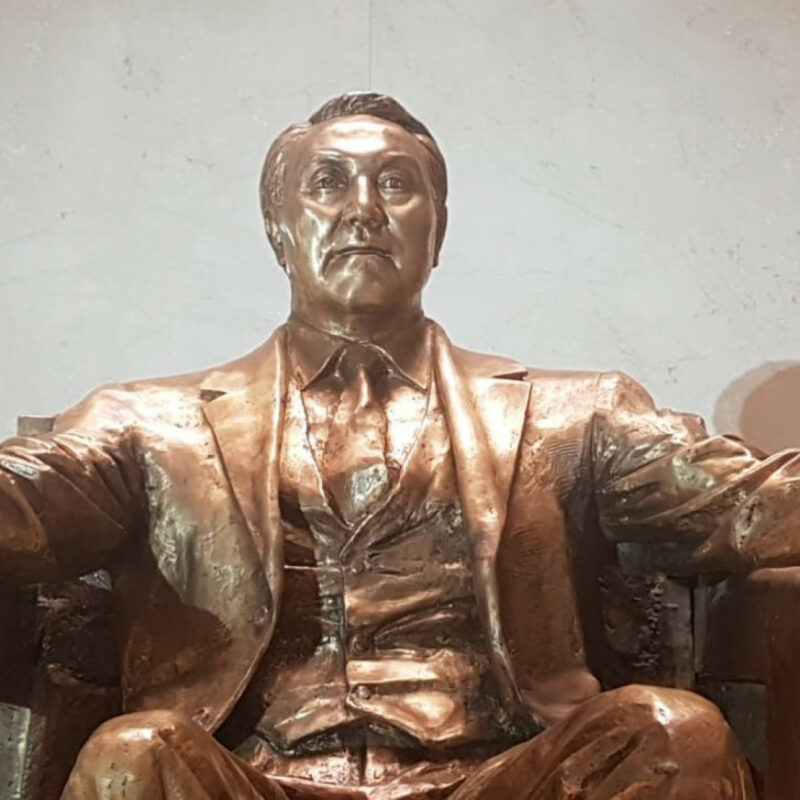 Скульптура первого президента Казахстана исчезла из Национального музея